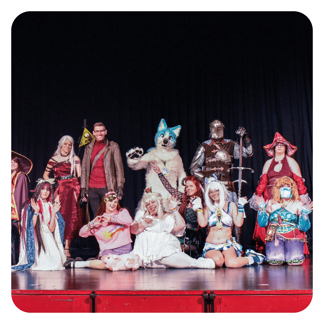 Cosplay-Gruppe auf der Bühne der KingdomCon